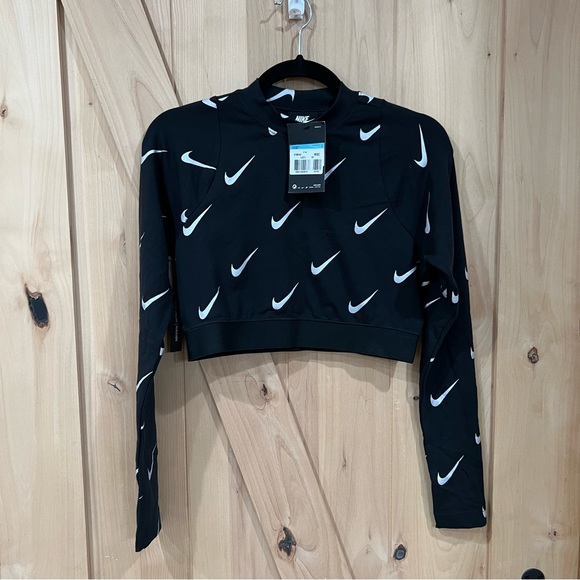 Nike Sportswear Cropped Top Size Medium NWT! Black Long Sleeve Crop Shirt - Picture 14 of 15